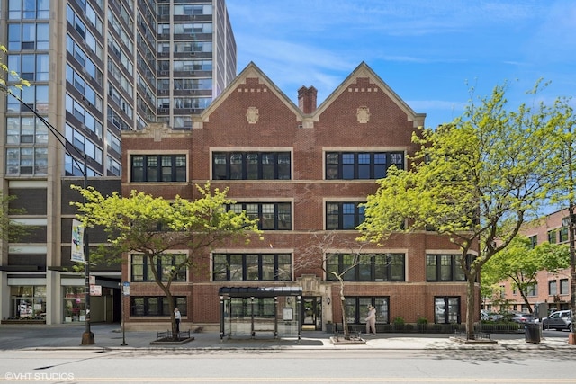 3120 N Sheridan Rd Unit A1, Chicago, IL 60657 - view of apartment building / complex