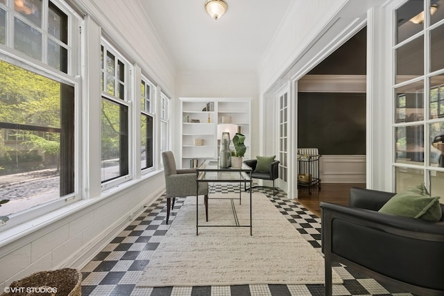 3120 N Sheridan Rd Unit A1, Chicago, IL 60657 - sunroom / solarium featuring crown molding and a wainscoted wall
