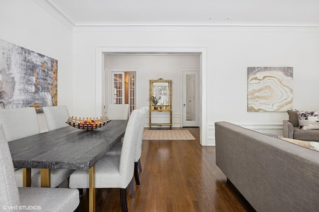3120 N Sheridan Rd Unit A1, Chicago, IL 60657 - dining room featuring ornamental molding and dark wood finished floors