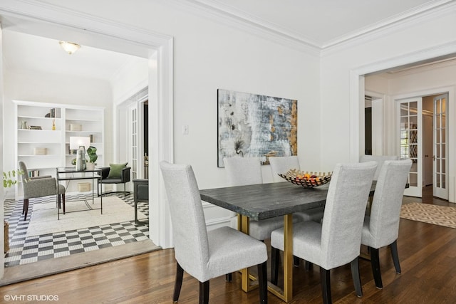 3120 N Sheridan Rd Unit A1, Chicago, IL 60657 - dining area with crown molding and dark wood-type flooring