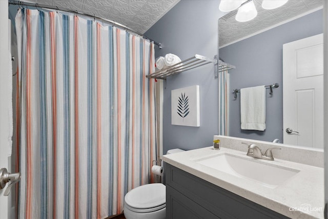 328 Persimmon Ln, Oswego, IL 60543 - bathroom featuring an ornate ceiling, vanity, toilet, and a shower with curtain
