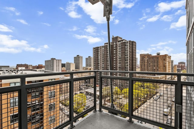 1000 W Leland St Unit 9B, Chicago, IL 60640 - balcony featuring a view of skyline