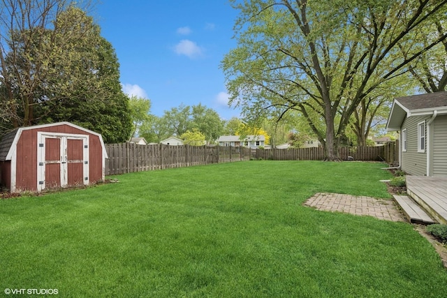 2020 Rolling Ridge Ln, Lindenhurst, IL 60046 - view of yard