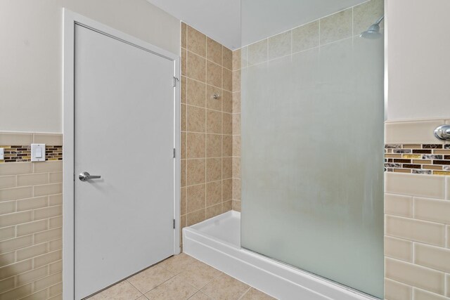1645 W Ogden Ave Unit 304, Chicago, IL 60612 - full bath with a shower and tile patterned flooring