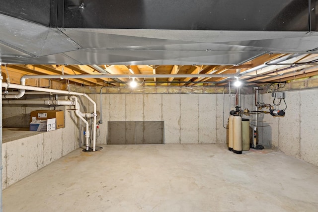 2807 Southwind Dr, New Lenox, IL 60451 - unfinished below grade area with drainage system and a water softener