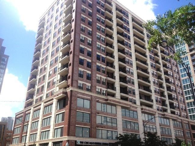 451 W Huron St Unit P14, Chicago, IL 60654