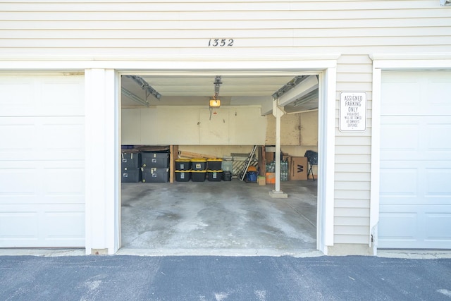 1352 Quaker Ln Unit 154C, Prospect Heights, IL 60070 - view of garage