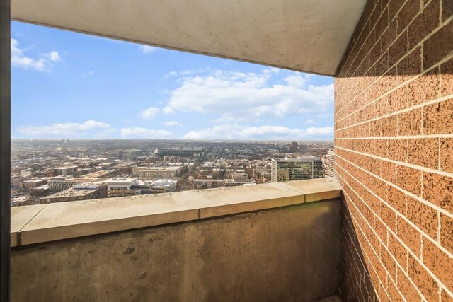 3660 N Lake Shore Dr Unit 2712, Chicago, IL 60613 - balcony with a city view