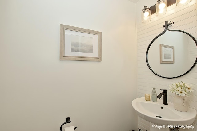 2624 Evergreen Cir, Mchenry, IL 60050 - bathroom with a sink