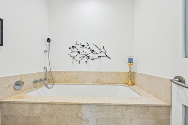600 N Kingsbury Ave Unit 506, Chicago, IL 60610 - full bath featuring a bath
