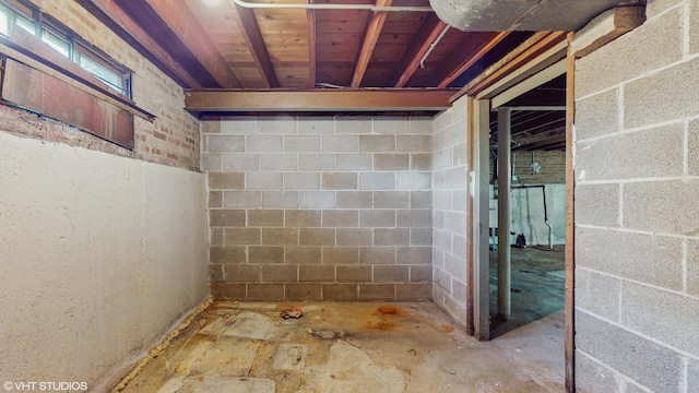 14301 S Halsted St, Riverdale, IL 60827 - bathroom featuring concrete block wall