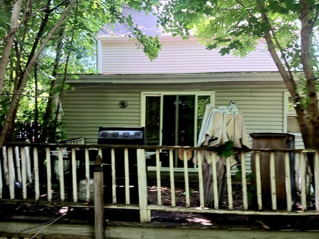 1334 Gates St, Montgomery, IL 60538 - rear view of property