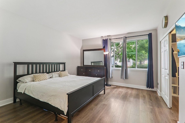 3032 Kentshire Cir, Naperville, IL 60564 - bedroom with wood finished floors and baseboards