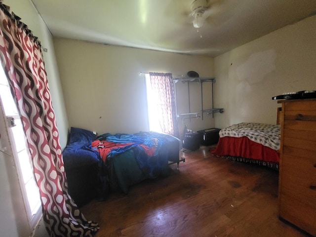 1006 N Park St, Streator, IL 61364 - bedroom featuring wood finished floors and a ceiling fan