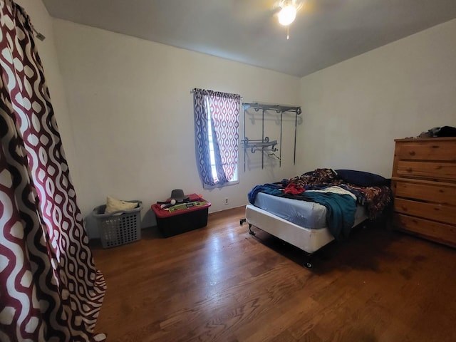 1006 N Park St, Streator, IL 61364 - bedroom featuring wood finished floors