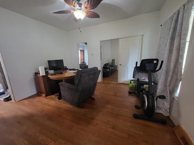 1006 N Park St, Streator, IL 61364 - office space with wood finished floors and ceiling fan