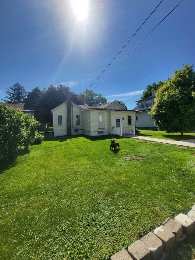 1006 N Park St, Streator, IL 61364 - view of front facade featuring a front yard