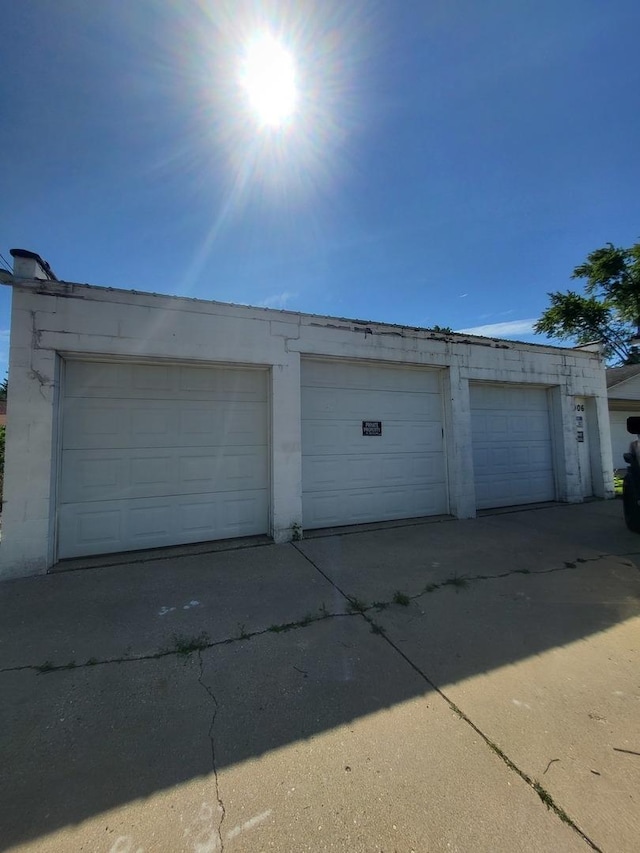 1006 N Park St, Streator, IL 61364 - view of garage