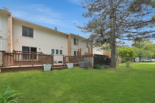 208 Spring Ct, Bloomingdale, IL 60108 - back of house with a deck and a yard