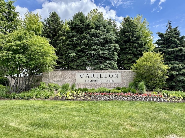 1033 Carolina Ct, Pingree Grove, IL 60140 - community / neighborhood sign featuring a yard