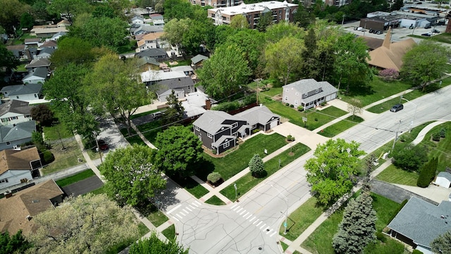 3205 Meadow Dr, Rolling Meadows, IL 60008 - aerial view of property and surrounding area with nearby suburban area