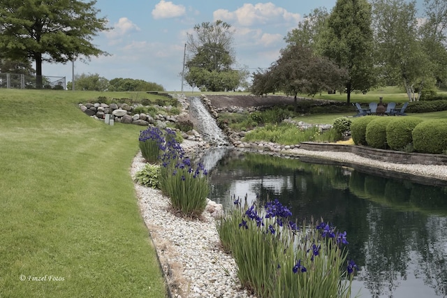 2012 Spring Creek Ln, Mchenry, IL 60050 - view of community with a lawn