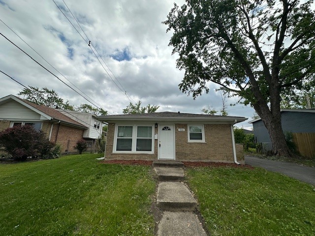 566 Minette Ln, Chicago Heights, IL 60411 - photo 1