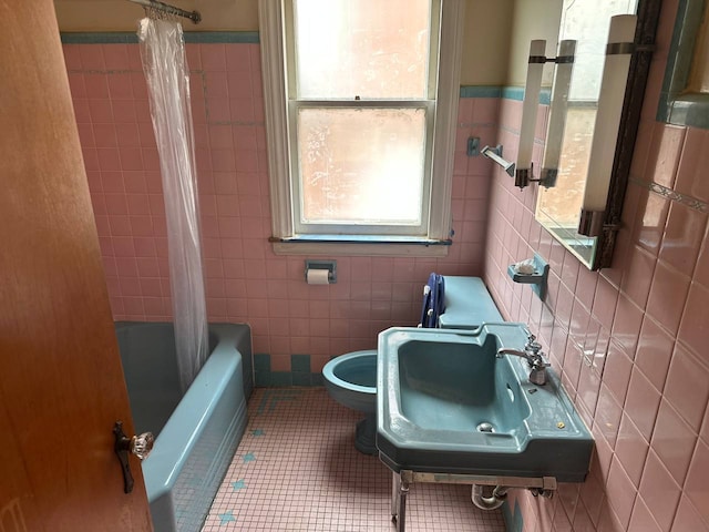 402 N NW Hwy, Park Ridge, IL 60068 - bathroom with tile walls, shower / bath combination with curtain, toilet, a sink, and tile patterned floors