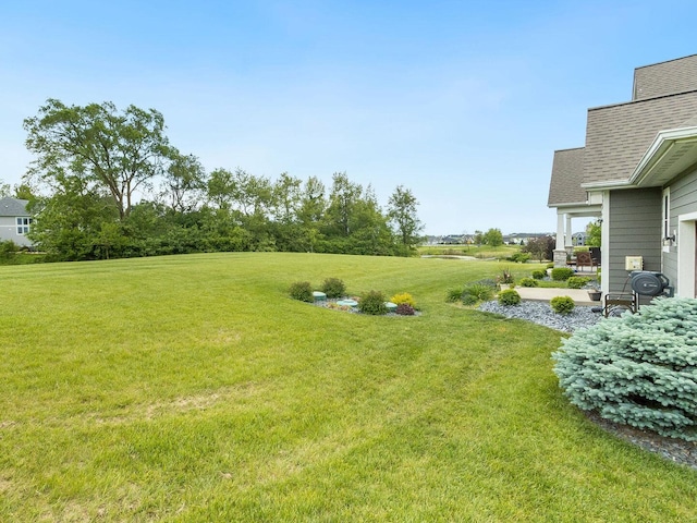 7166 Clubhouse Dr, Yorkville, IL 60560 - view of green lawn