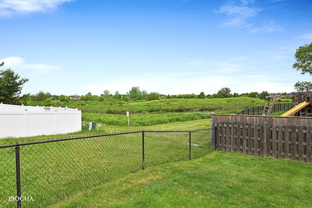 2413 Roxbury Ln, Montgomery, IL 60538 - view of yard