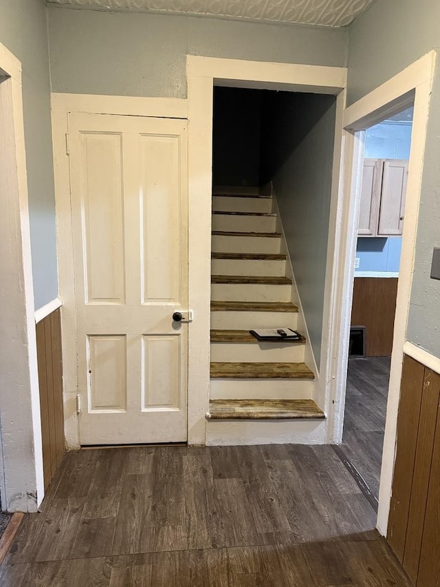 119 S Washington St, Wilmington, IL 60481 - staircase with wood finished floors