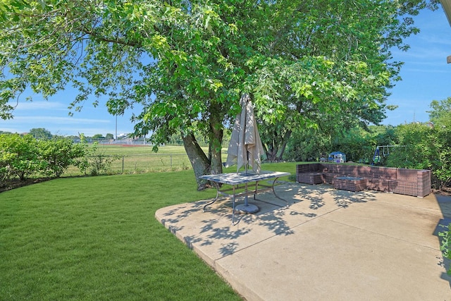 562 Revere Ave, Westmont, IL 60559 - view of yard featuring a patio