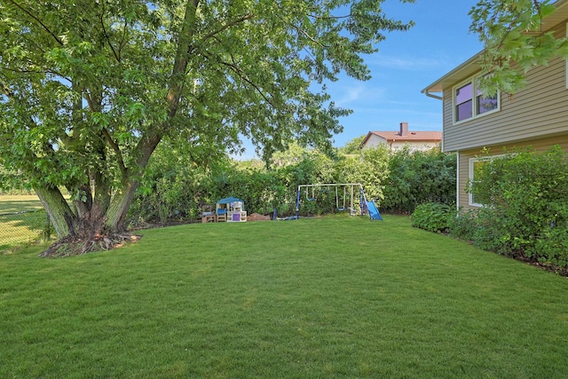 562 Revere Ave, Westmont, IL 60559 - view of yard with a playground