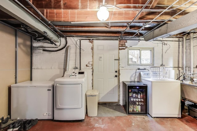9906 S Saint Louis Ave, Evergreen Park, IL 60805 - laundry area with separate washer and dryer