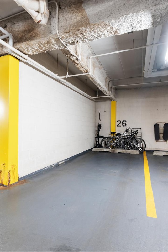 825 Center St Unit 302, Des Plaines, IL 60016 - view of garage