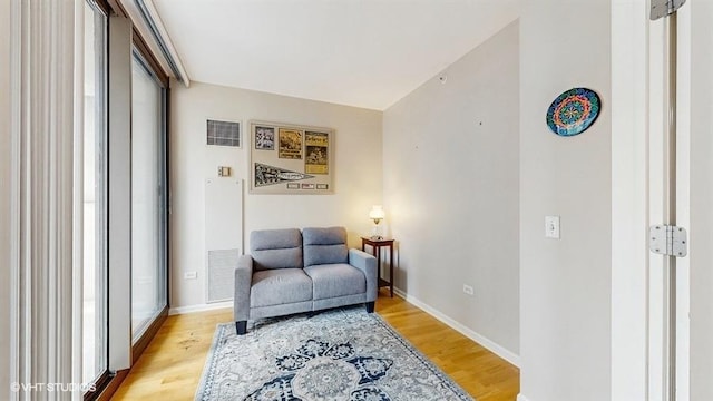 630 N State St Unit 2403, Chicago, IL 60654 - sitting room featuring light wood finished floors and baseboards