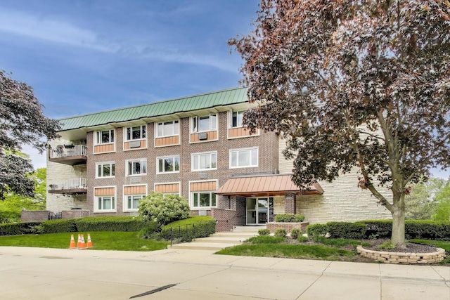 2700 E Bel Aire Dr Unit 202, Arlington Heights, IL 60004 - view of building exterior