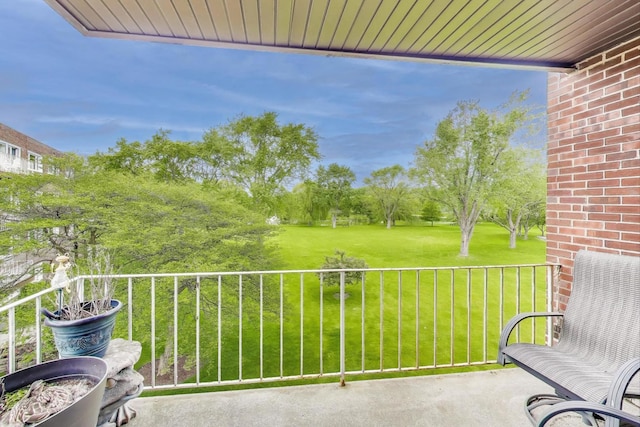 2700 E Bel Aire Dr Unit 202, Arlington Heights, IL 60004 - view of balcony