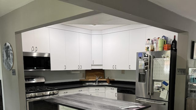 60 Pleasant St, Hoffman Estates, IL 60169 - photo 2