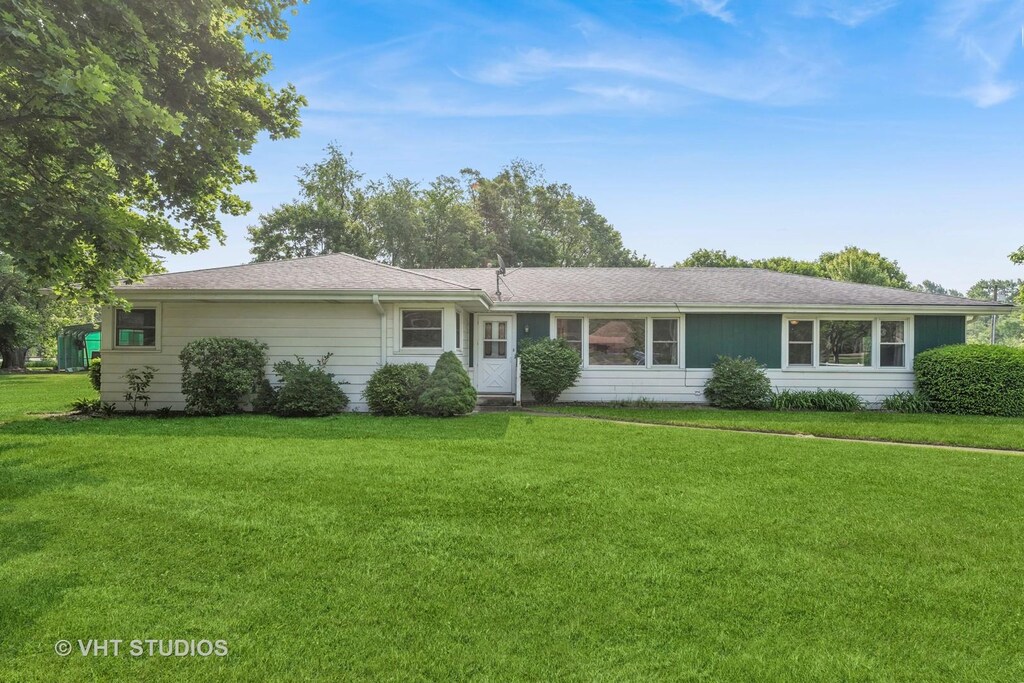 203 Brookhill Rd, Libertyville, IL 60048 - photo 1