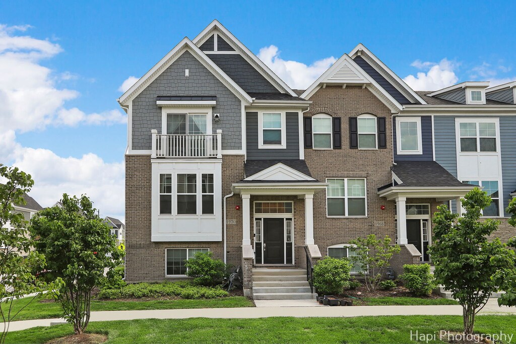 1970 Kingsley Cir, Northbrook, IL 60062 - photo 1