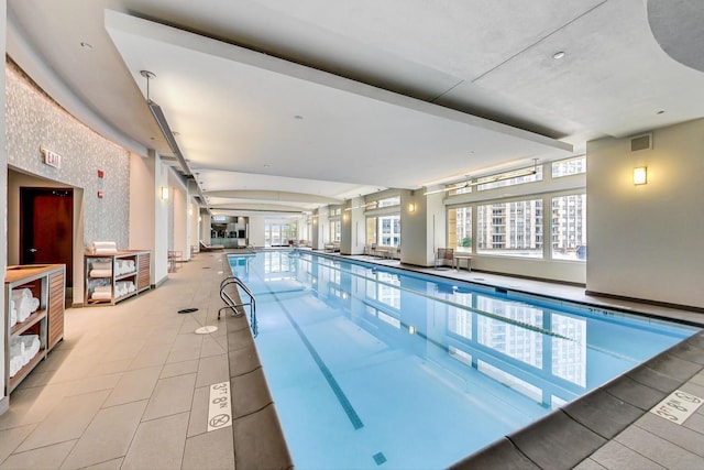 800 N Michigan Ave Unit 4801, Chicago, IL 60611 - view of indoor pool
