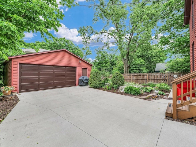 611 S Lynn St, Champaign, IL 61820 - view of detached garage