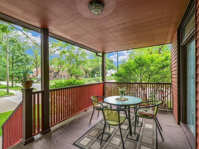 611 S Lynn St, Champaign, IL 61820 - view of wooden deck