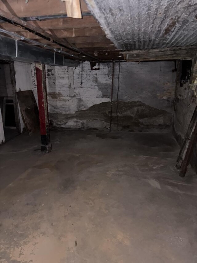 937 N Kedvale Ave, Chicago, IL 60651 - photo 18