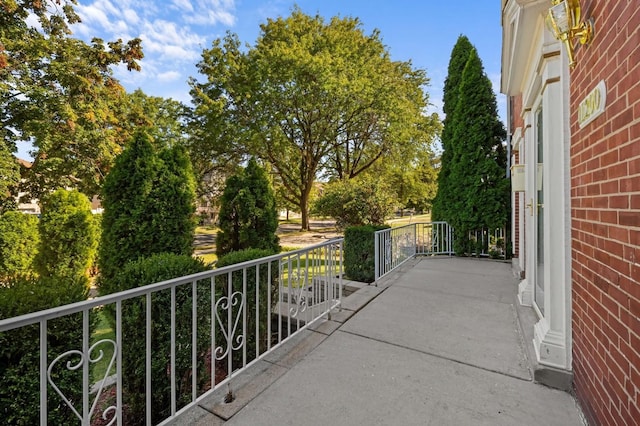 11200 S Longwood Dr, Chicago, IL 60643 - view of balcony