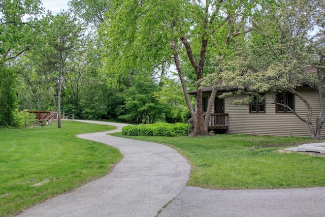 266 S Warrington Rd, Des Plaines, IL 60016 - view of property's community with a lawn
