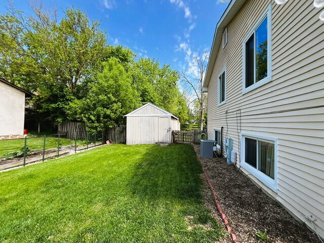 884 Lakeside Dr, Bartlett, IL 60103 - photo 15