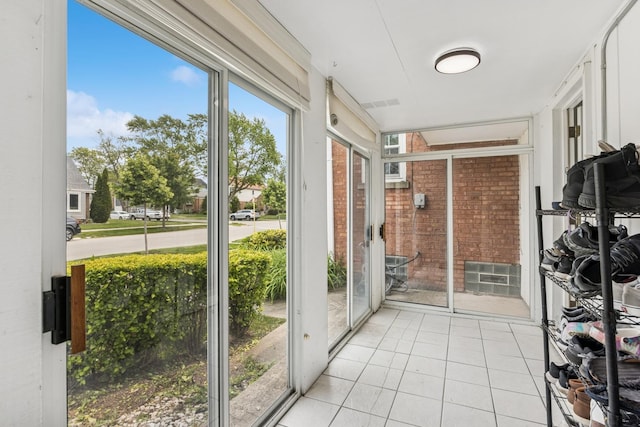 6200 N Overhill Ave, Chicago, IL 60631 - sunroom / solarium with tile patterned floors