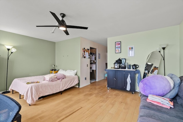 4343 N Clarendon Ave Unit 1301, Chicago, IL 60613 - bedroom featuring light wood-type flooring and ceiling fan